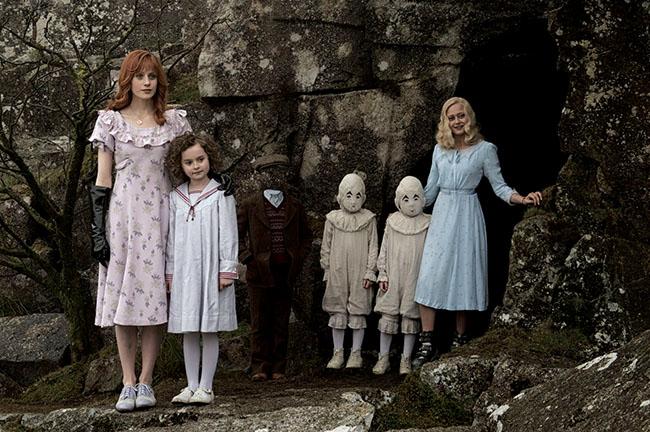 Miss+Peregrine%E2%80%99s+Home+For+Peculiar+Children%3A+Burton+is+back