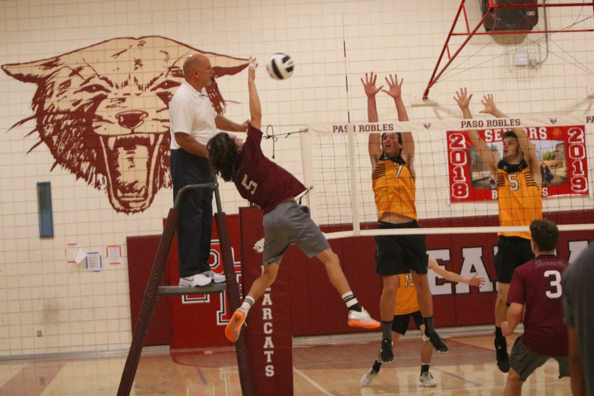 Bearcat volleyball looses tight game against the SLO Tigers