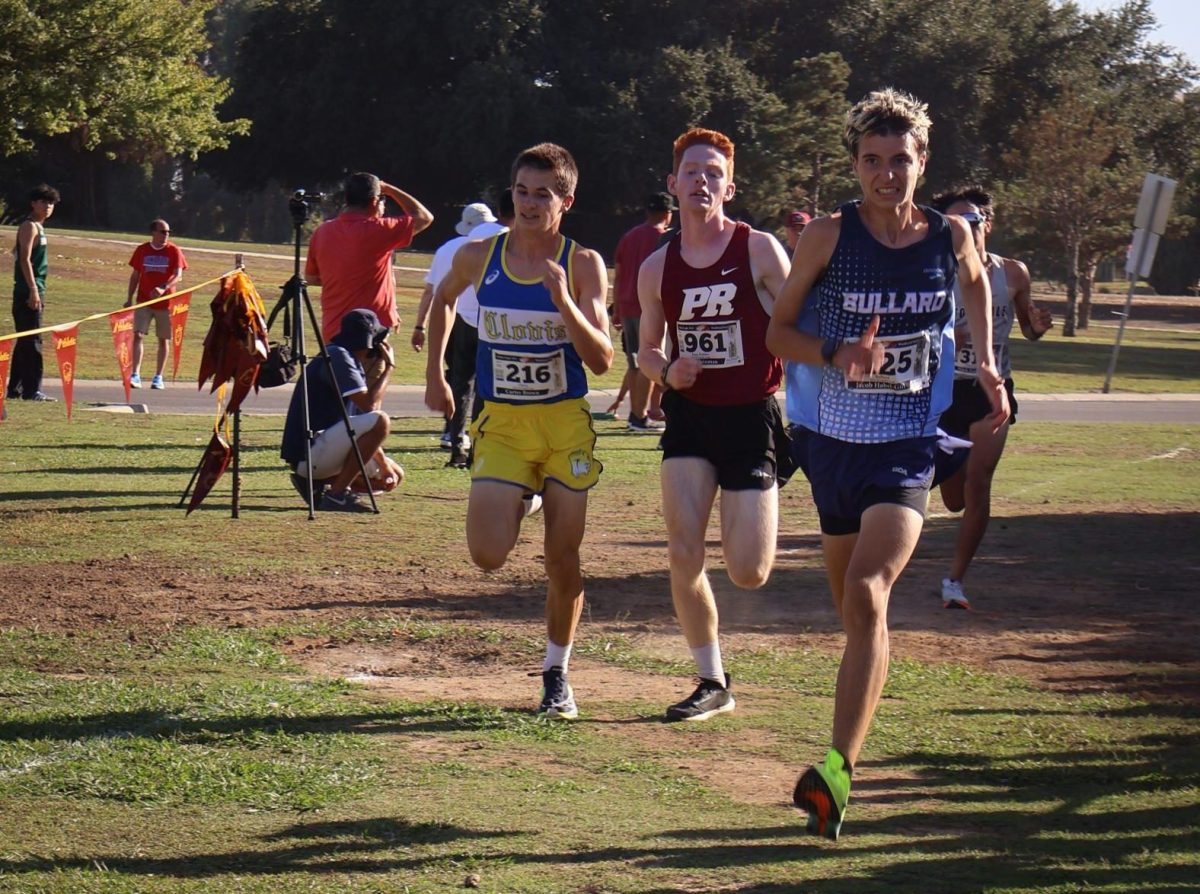 Luke Kleinman sprinting towards the finish.